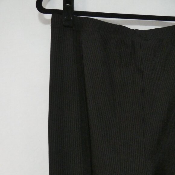 SHEIN - Curve | 1XL | Textured Ribbed Black Stretchy Leggings - Picture 10 of 16